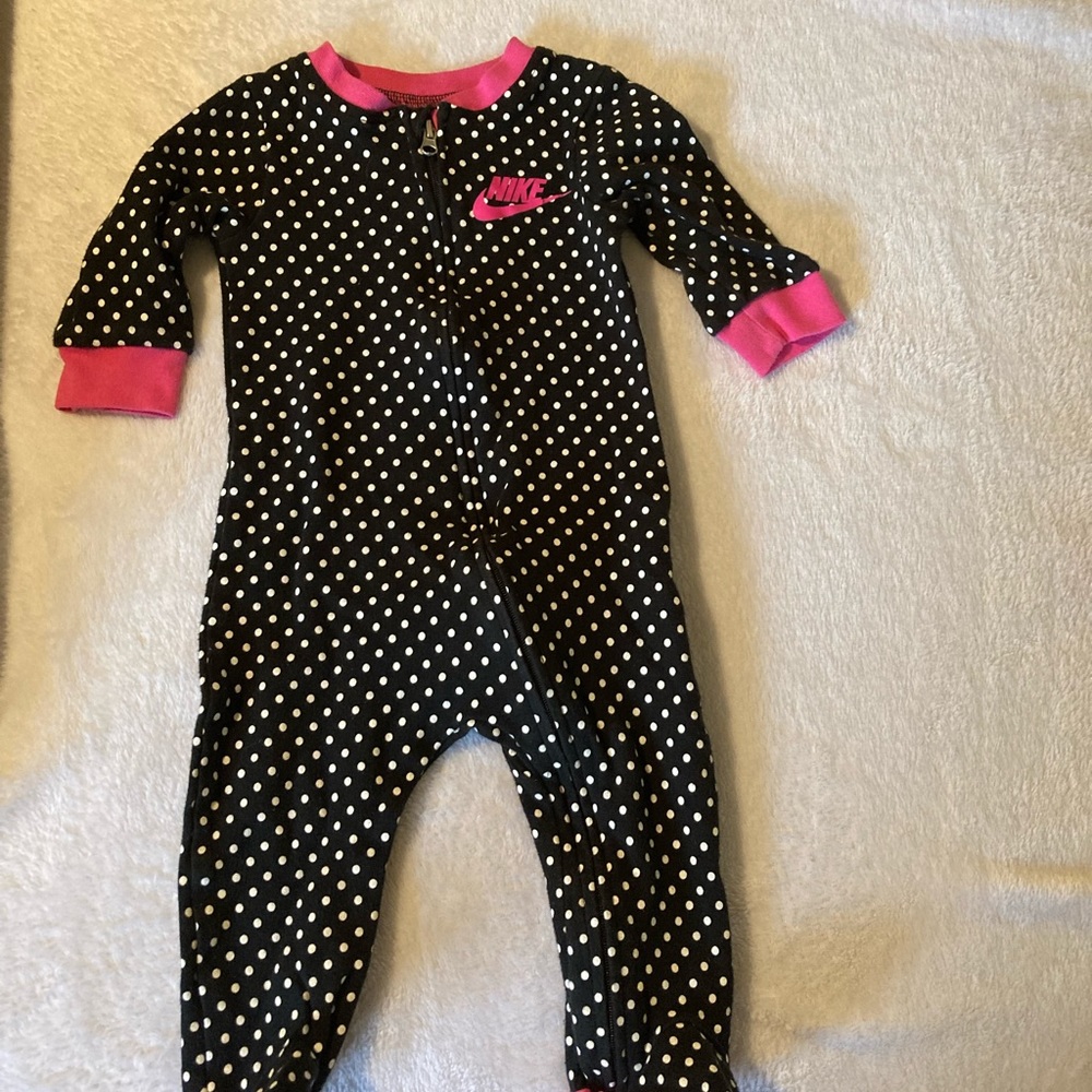 Nike Girls 6 month 3 piece bundle footie pajamas